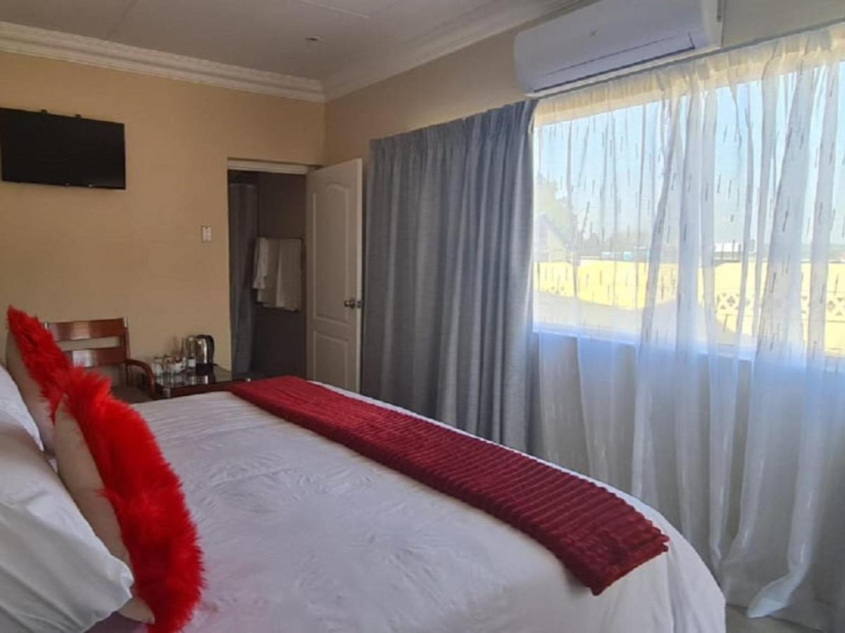 Benoni N12 Hotel Exterior photo